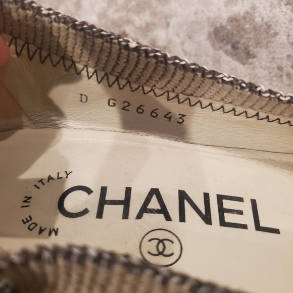 Chanel Interlocking CC Logo Leather Block Heel Pumps 35 - Picture 7 of 9